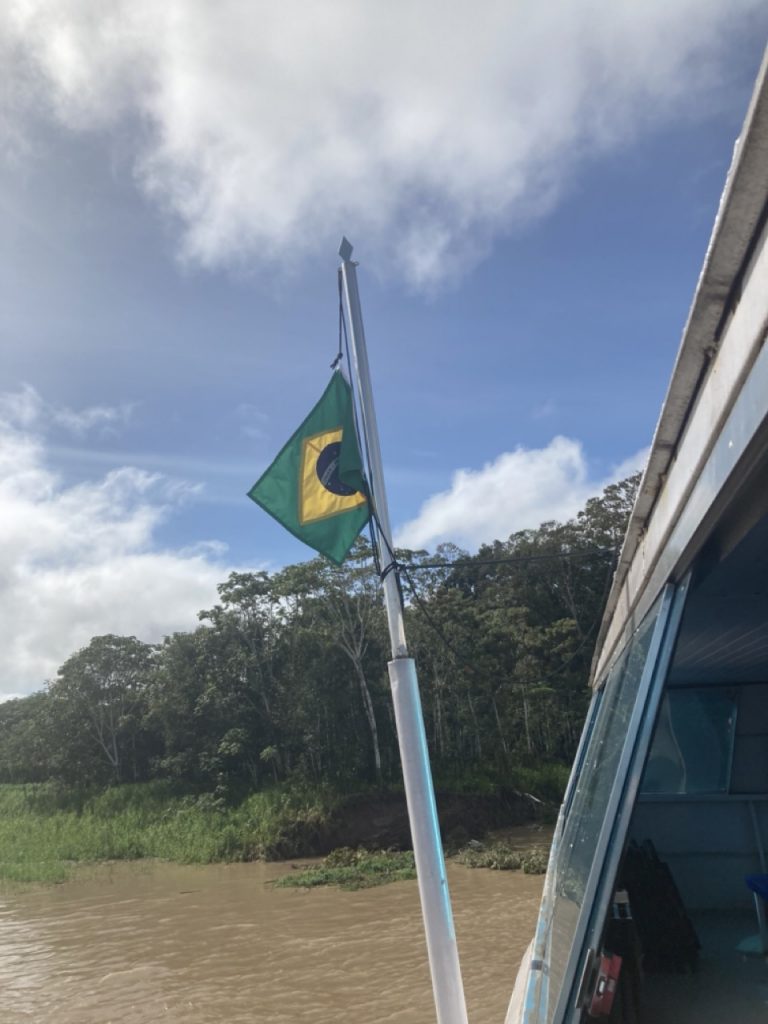Паромы по Амазонке: мини-гайд и личный опыт