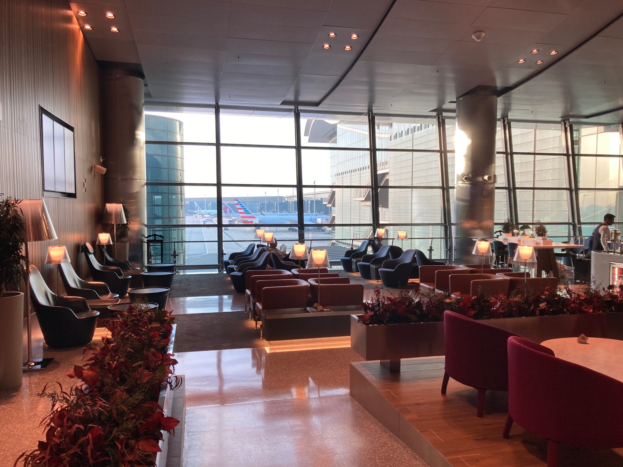 Qatar Airways Platinum Lounge South, Доха (DOH)